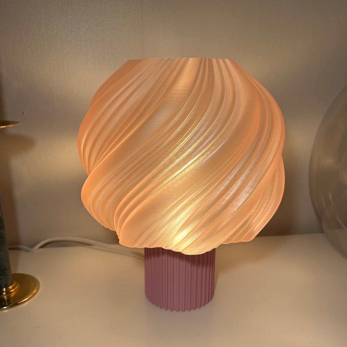 Bordslampa Thea 25cm hög rosa/rosa